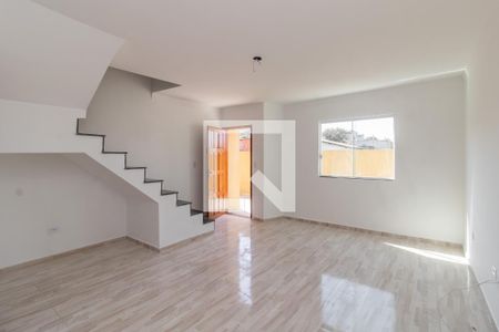 Sala de casa de condomínio para alugar com 2 quartos, 90m² em Vila Paranagua, São Paulo