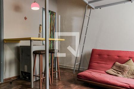 Sala/Quarto de casa de condomínio para alugar com 1 quarto, 27m² em Copacabana, Rio de Janeiro