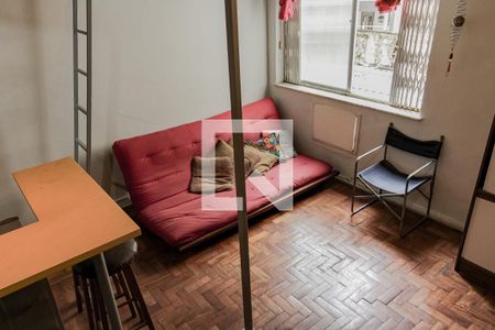 Sala/Quarto de casa de condomínio para alugar com 1 quarto, 27m² em Copacabana, Rio de Janeiro