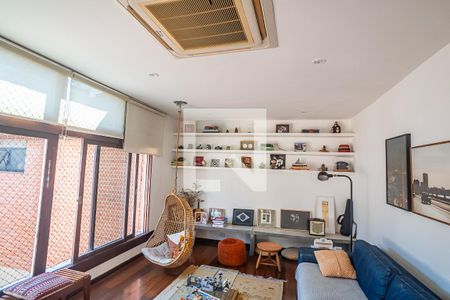 Sala de casa de condomínio à venda com 5 quartos, 220m² em Botafogo, Rio de Janeiro