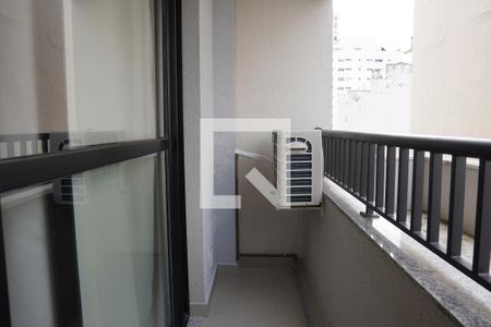 Varanda de kitnet/studio para alugar com 1 quarto, 25m² em Pinheiros, São Paulo