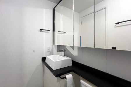 Banheiro de apartamento para alugar com 1 quarto, 24m² em Sé, São Paulo