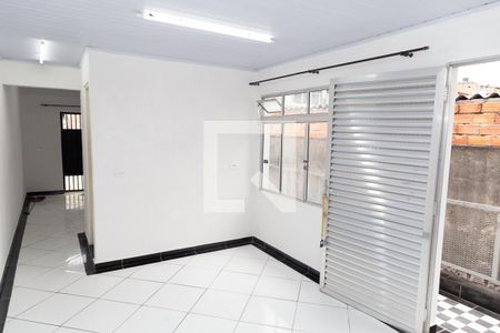 Sala de casa para alugar com 2 quartos, 95m² em Jardim Presidente Dutra, Guarulhos