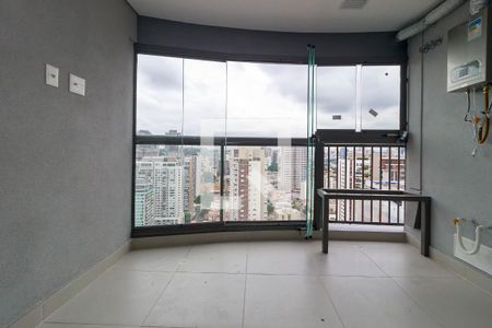 Varanda de kitnet/studio à venda com 0 quarto, 32m² em Santo Amaro, São Paulo