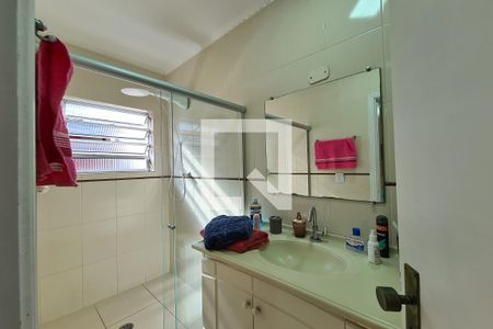 Banheiro da Suíte de casa para alugar com 2 quartos, 105m² em Jardim Piqueroby, São Paulo