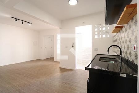Cozinha de apartamento para alugar com 1 quarto, 43m² em Barra Funda, São Paulo