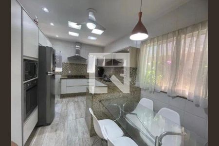 Casa à venda com 4 quartos, 257m² em Recreio dos Bandeirantes, Rio de Janeiro