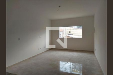 Casa à venda com 3 quartos, 130m² em Vila Nivi, São Paulo