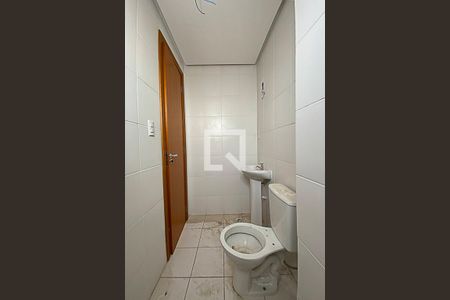 Banheiro de kitnet/studio para alugar com 1 quarto, 39m² em Centro, São Leopoldo