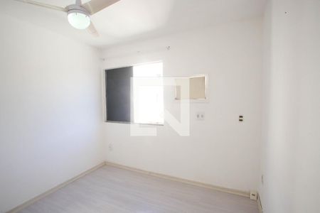 Quarto 1 de apartamento para alugar com 2 quartos, 56m² em Jacarepaguá, Rio de Janeiro