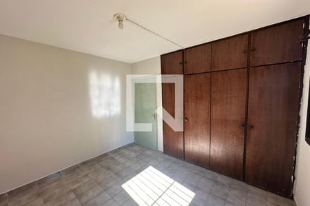 Dormitório 01 de apartamento para alugar com 2 quartos, 81m² em Residencial E Comercial Palmares, Ribeirão Preto