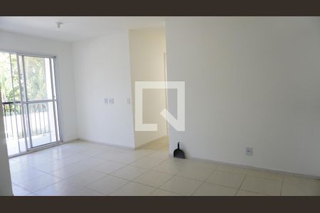 Sala de apartamento para alugar com 3 quartos, 64m² em Jacarepaguá, Rio de Janeiro