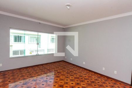 Sala de casa à venda com 3 quartos, 250m² em Vila Bela, São Paulo