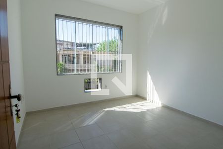 Quarto de apartamento para alugar com 3 quartos, 84m² em Jardim Vinte E Cinco de Agosto, Duque de Caxias