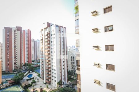 Sacada de apartamento à venda com 4 quartos, 184m² em Vila Suzana, São Paulo