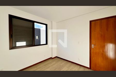 Quarto de apartamento à venda com 4 quartos, 135m² em Serra, Belo Horizonte