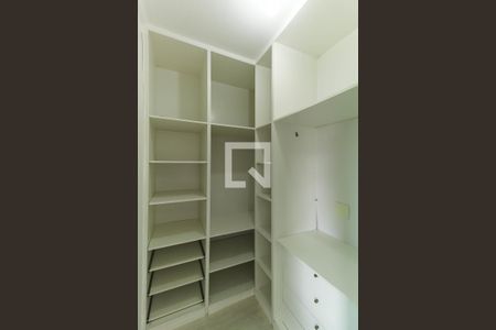 Closet da suíte 1 de apartamento à venda com 3 quartos, 240m² em Vila Regente Feijó, São Paulo