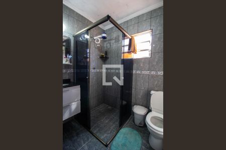 Banheiro de casa à venda com 2 quartos, 250m² em Vila Carmosina, São Paulo