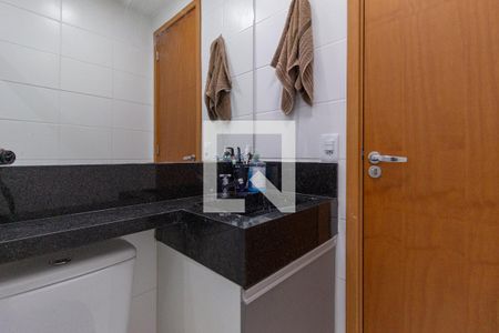 Banheiro de apartamento à venda com 2 quartos, 44m² em Jardim Boa Vista (zona Oeste), Osasco