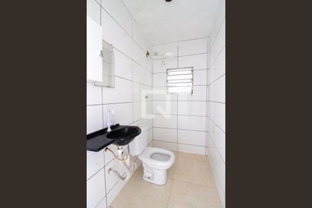 Banheiro de casa para alugar com 2 quartos, 50m² em Portal dos Gramados, Guarulhos