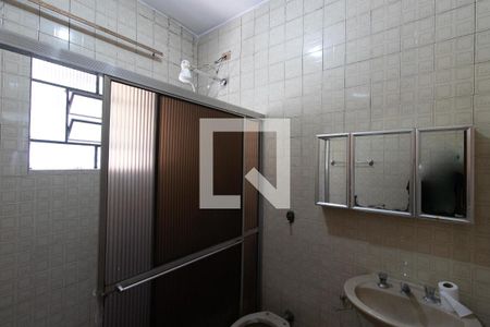 Banheiro de casa para alugar com 2 quartos, 93m² em Vila Medeiros, São Paulo