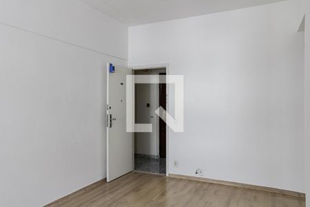 Sala de apartamento para alugar com 2 quartos, 70m² em Copacabana, Rio de Janeiro