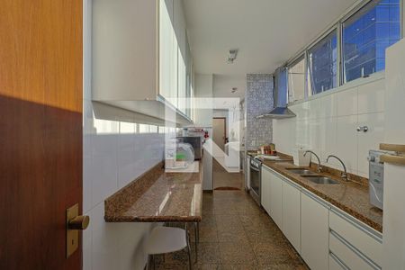 Apartamento à venda com 144m², 3 quartos e 2 vagas Apartamento à venda com 144m², 3 quartos e 2 vagasCozinha