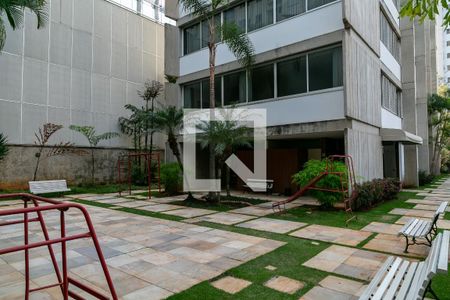 Apartamento à venda com 144m², 3 quartos e 2 vagas Apartamento à venda com 144m², 3 quartos e 2 vagasÁrea comum - Playground