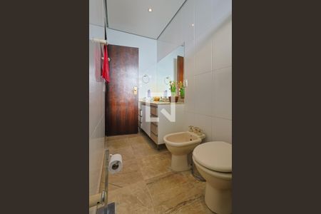 Apartamento à venda com 144m², 3 quartos e 2 vagas Apartamento à venda com 144m², 3 quartos e 2 vagasBanheiro da Suíte