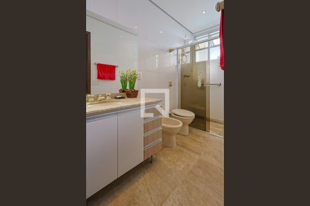 Apartamento à venda com 144m², 3 quartos e 2 vagas Apartamento à venda com 144m², 3 quartos e 2 vagasBanheiro da Suíte