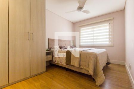 Suíte de apartamento para alugar com 2 quartos, 68m² em Jardim Tupanci, Barueri