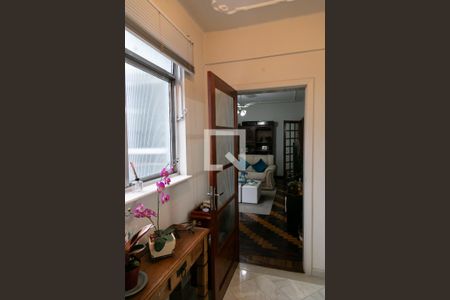 Corredor de apartamento à venda com 3 quartos, 92m² em Centro Histórico, Porto Alegre