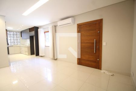 Sala de casa à venda com 2 quartos, 100m² em Vila Suzana, São Paulo