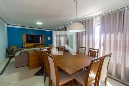 Sala de casa à venda com 4 quartos, 257m² em Pestana, Osasco