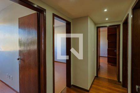 Corredor de apartamento à venda com 4 quartos, 130m² em Ipiranga, Belo Horizonte