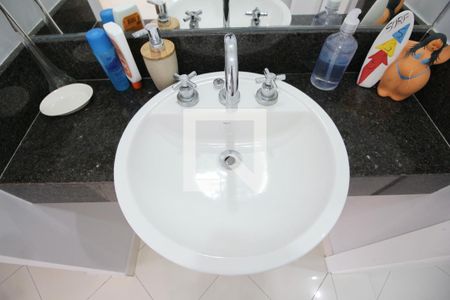 Lavabo de casa de condomínio para alugar com 5 quartos, 370m² em Jardim Acapulco, Guarujá