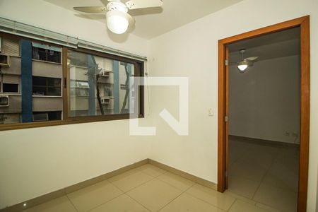 Sala / Cozinha de apartamento à venda com 1 quarto, 31m² em Centro Histórico, Porto Alegre