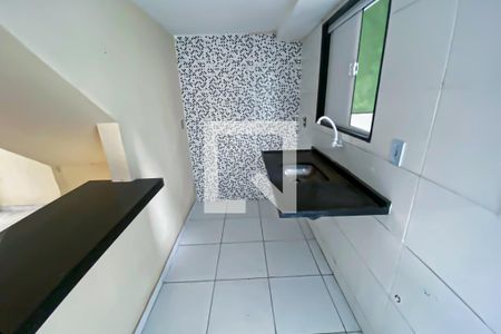 cozinha e area de serviço de casa para alugar com 1 quarto, 34m² em Taquara, Rio de Janeiro