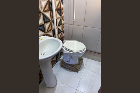 banheiro de casa para alugar com 1 quarto, 40m² em Taquara, Rio de Janeiro