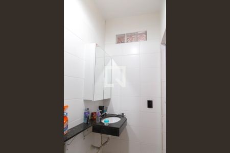 Casa à venda com 121m², 2 quartos e 2 vagas Casa à venda com 121m², 2 quartos e 2 vagasBanheiro