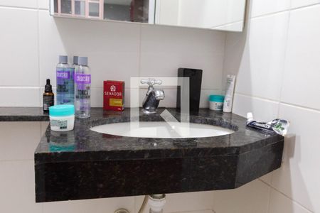 Casa à venda com 121m², 2 quartos e 2 vagas Casa à venda com 121m², 2 quartos e 2 vagasBanheiro