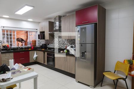 Casa à venda com 121m², 2 quartos e 2 vagas Casa à venda com 121m², 2 quartos e 2 vagasCozinha