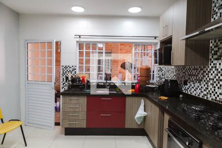 Casa à venda com 121m², 2 quartos e 2 vagas Casa à venda com 121m², 2 quartos e 2 vagasCozinha