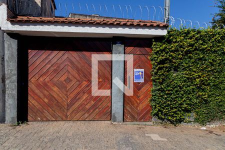 Casa à venda com 121m², 2 quartos e 2 vagas Casa à venda com 121m², 2 quartos e 2 vagasFachada