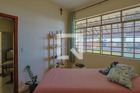 Casa à venda com 4 quartos, 259m² em Concórdia, Belo Horizonte
