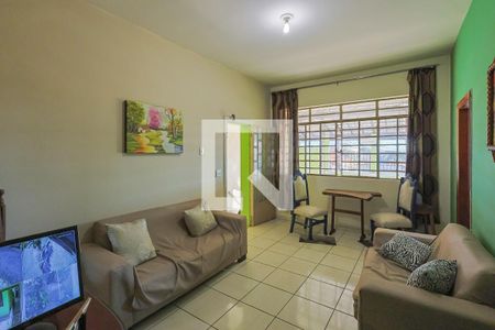 Sala de casa à venda com 4 quartos, 259m² em Concórdia, Belo Horizonte