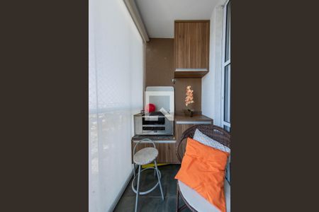 Varanda de apartamento à venda com 2 quartos, 65m² em Vila Cunha Bueno, São Paulo