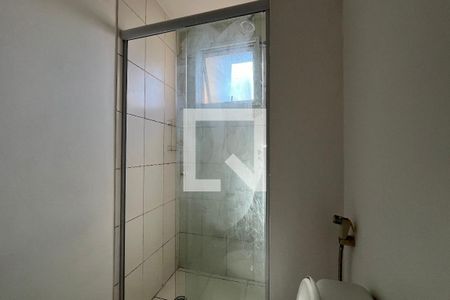 Banheiro  de apartamento para alugar com 2 quartos, 55m² em Parque Suzano, Suzano