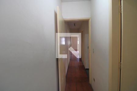 Corredor de casa para alugar com 4 quartos, 165m² em Jardim Lallo, São Paulo