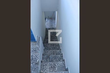 Escada de apartamento para alugar com 2 quartos, 140m² em Califórnia, Nova Iguaçu